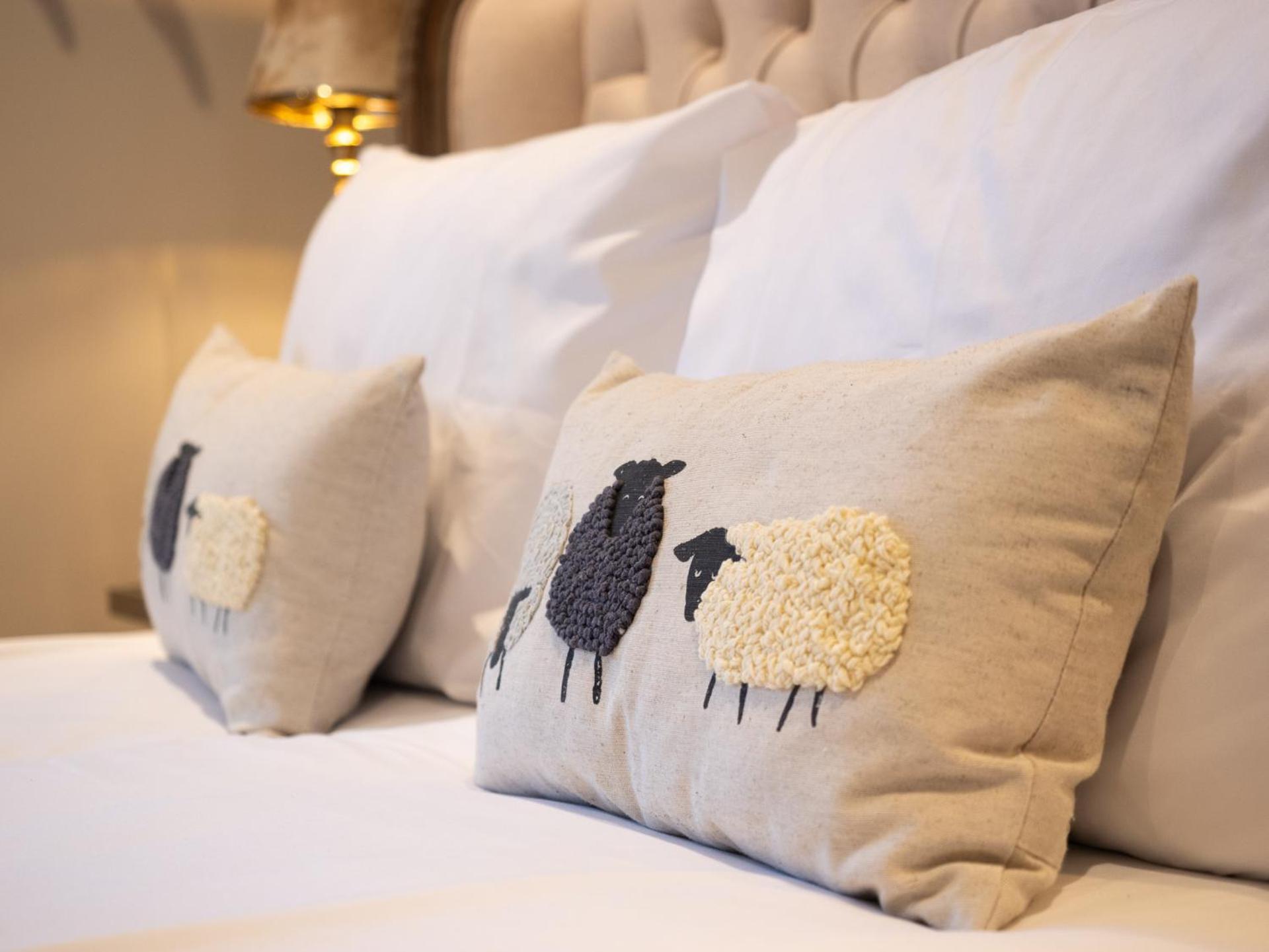 Отель The Bridge House Henley Экстерьер фото