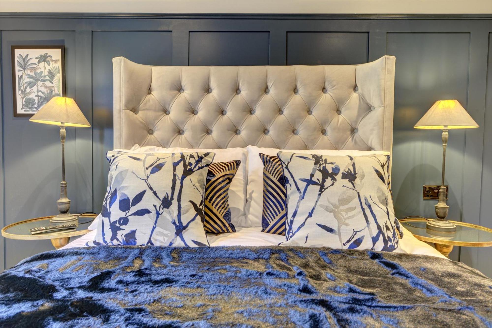 Отель The Bridge House Henley Экстерьер фото