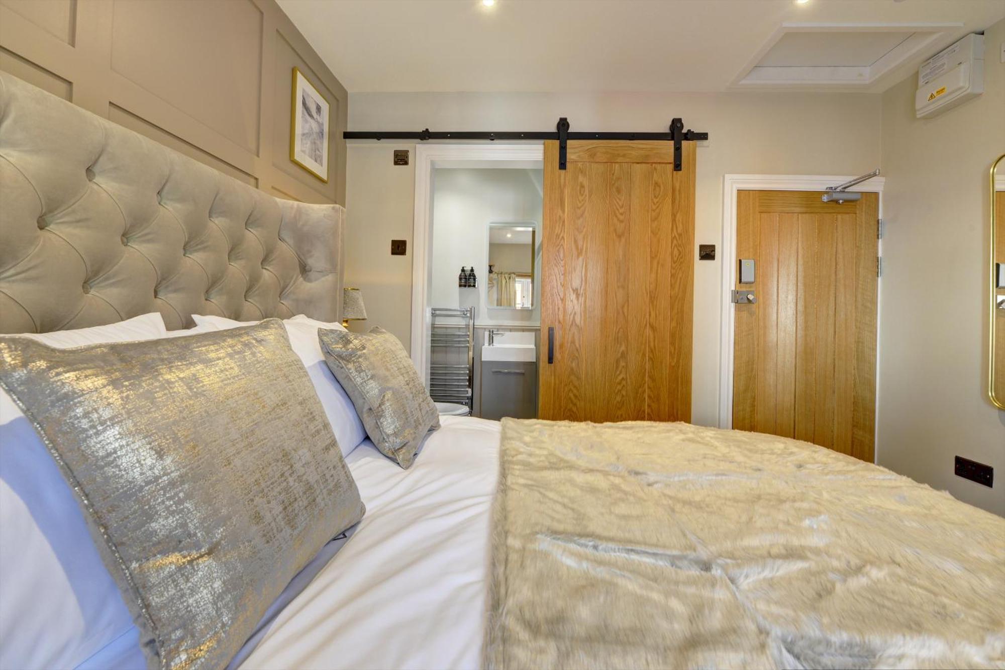 Отель The Bridge House Henley Экстерьер фото